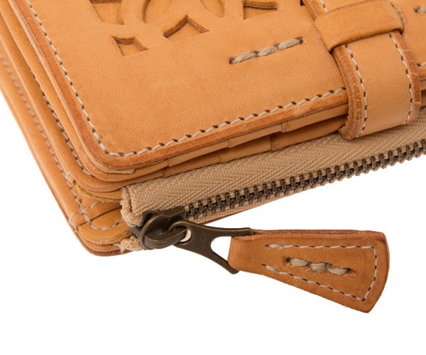 【WEB限定復刻カラー】カットワーク 二つ折り財布 詳細画像 ヌメベージュ 6