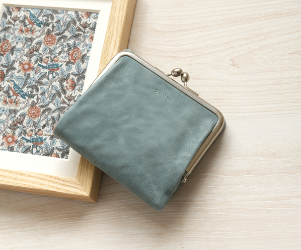 アンティーコ&times;LIBERTY 口金二つ折り財布 詳細画像 スモーキーサックス 21